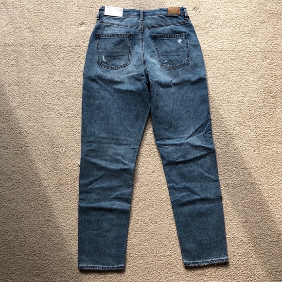 American Eagle AE Mom Jean Cool Classic Blue Size 10 Long Knee Rips Straight - Picture 11 of 15